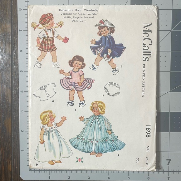 McCall's doll clothes sewing pattern 1898, Diminutive Dolls Wardrobe 7-8" dolls - Picture 2 of 6